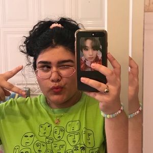 Meet your Posher, Iris